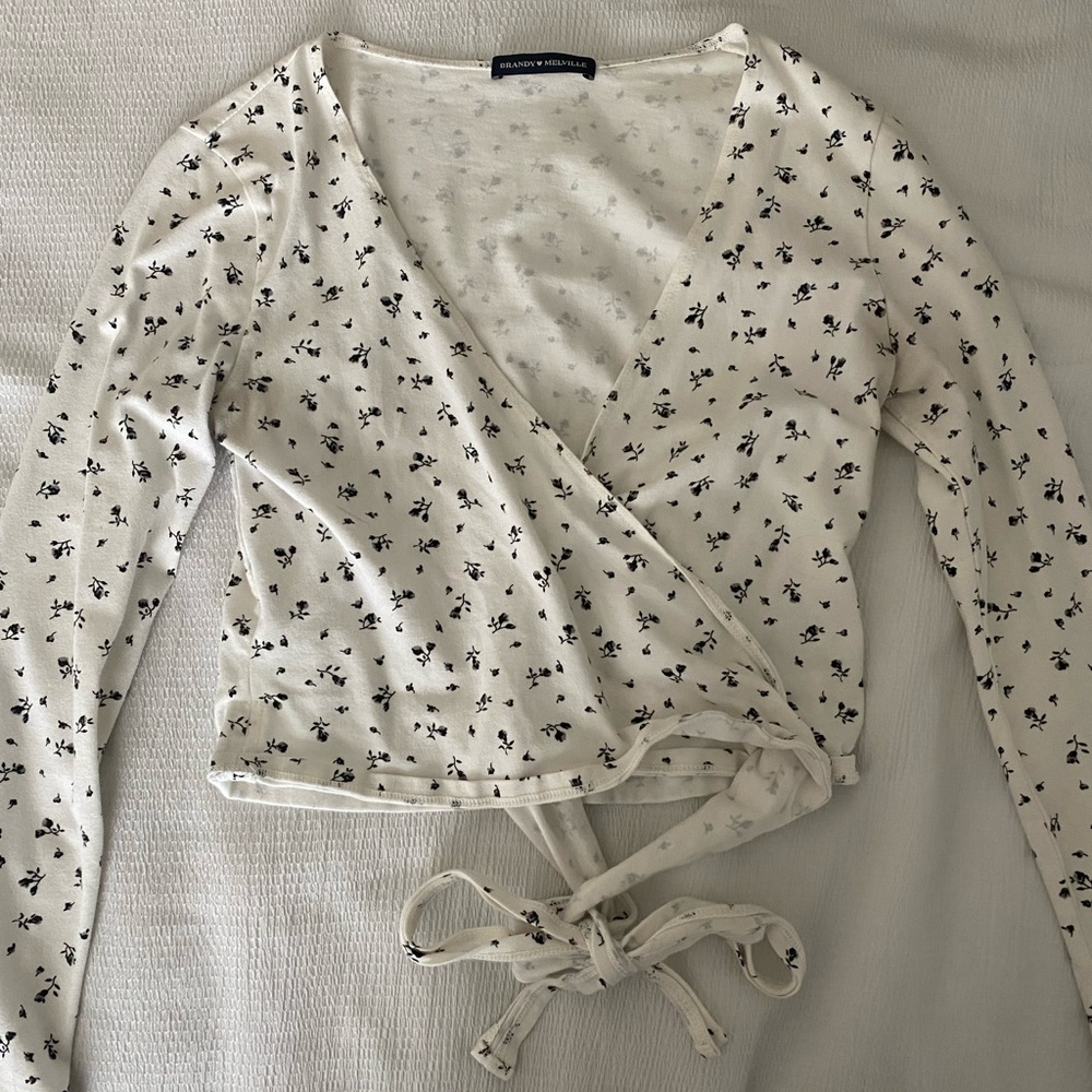 Brandy Melville floral long sleeve wrap top